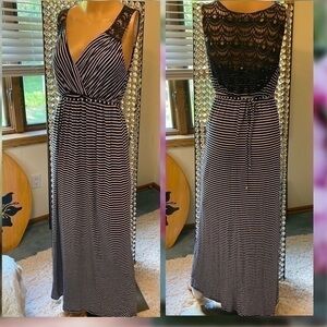 MOTHERHOOD MATERNITY NAVY STRIPED MAXI DRESS SMALL
